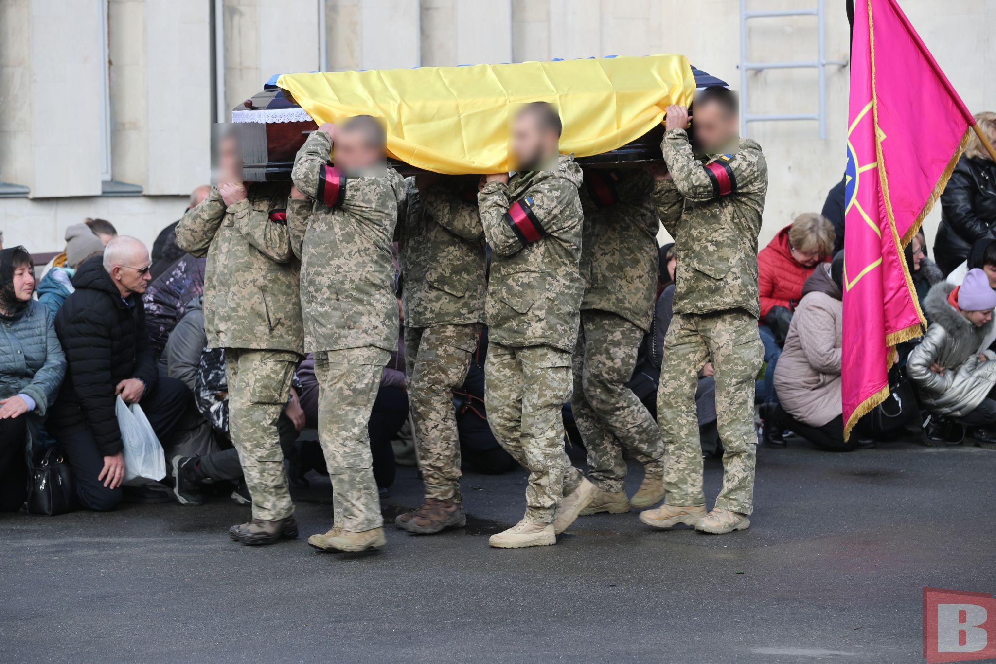Новини Хмельницького - фото з Мріяв побудувати будинок. Попрощалися з загиблим військовим Артемом Степанишиним