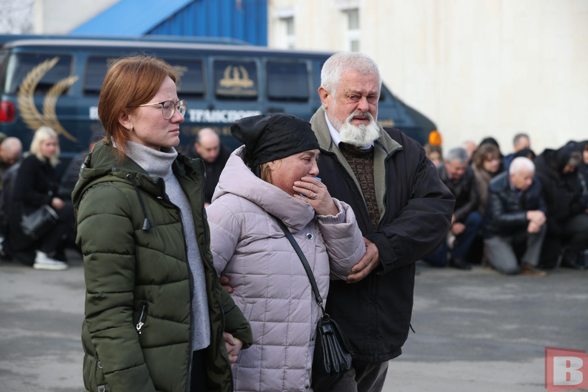 Новини Хмельницького - фото з Мріяв побудувати будинок. Попрощалися з загиблим військовим Артемом Степанишиним