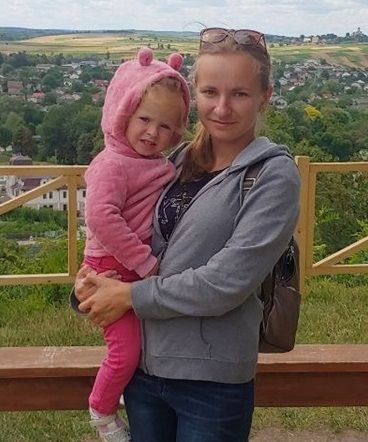 Новини Хмельницького - фото з “Один бажає щасливої дороги, а інший націлив на нас автомат”: історія родини з Маріуполя, яка вирвалась з міста