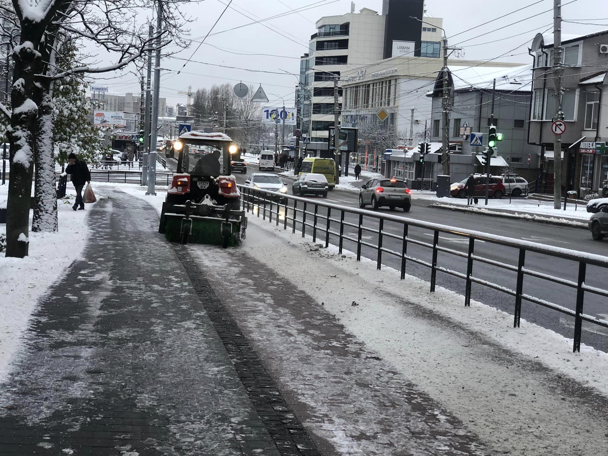 Новини Хмельницького - фото з На дорогах Хмельниччини працює спецтехніка