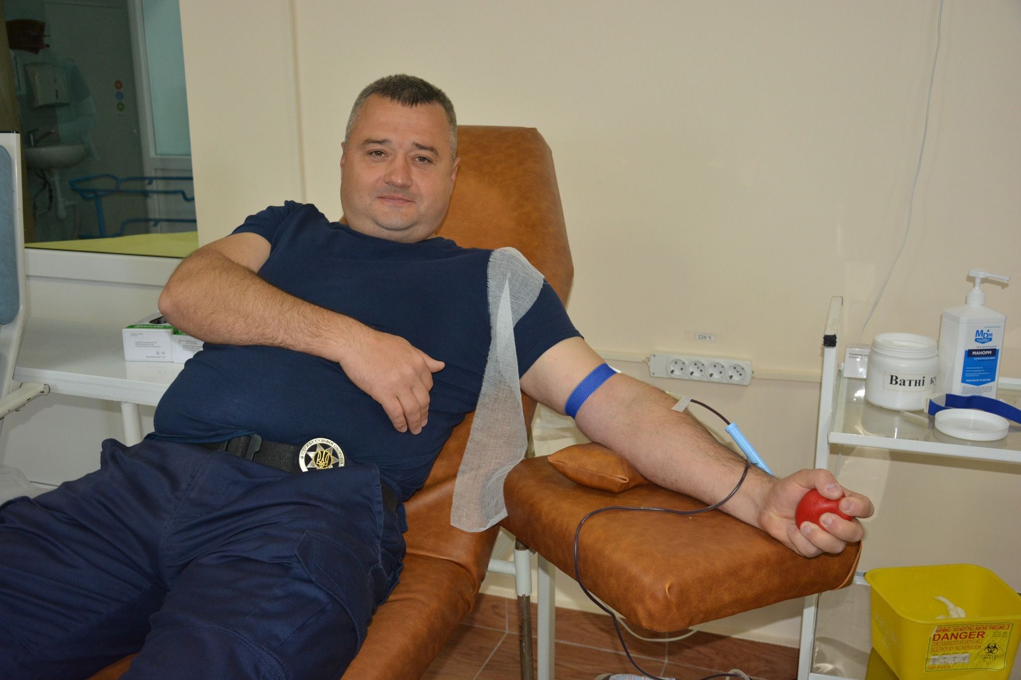 Новини Хмельницького - фото з На Хмельниччині охоронці Феміди задонатили рідкісну кров