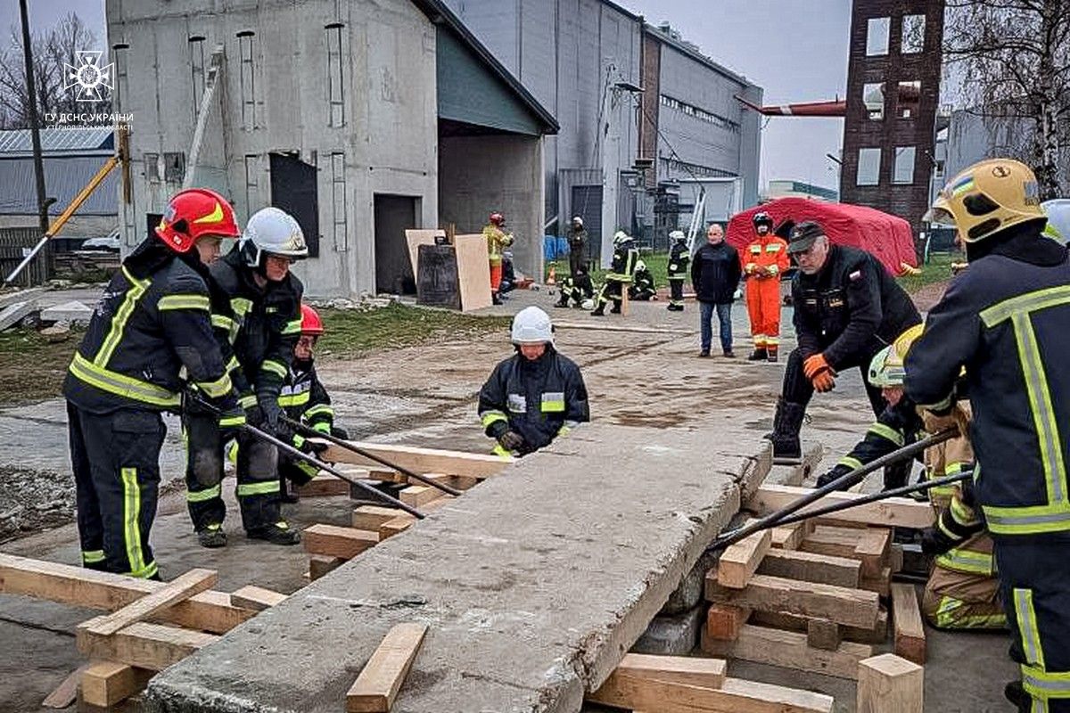 Новини Тернополя - фото з Тернопільські рятувальники повернулись з навчань у Польщі
