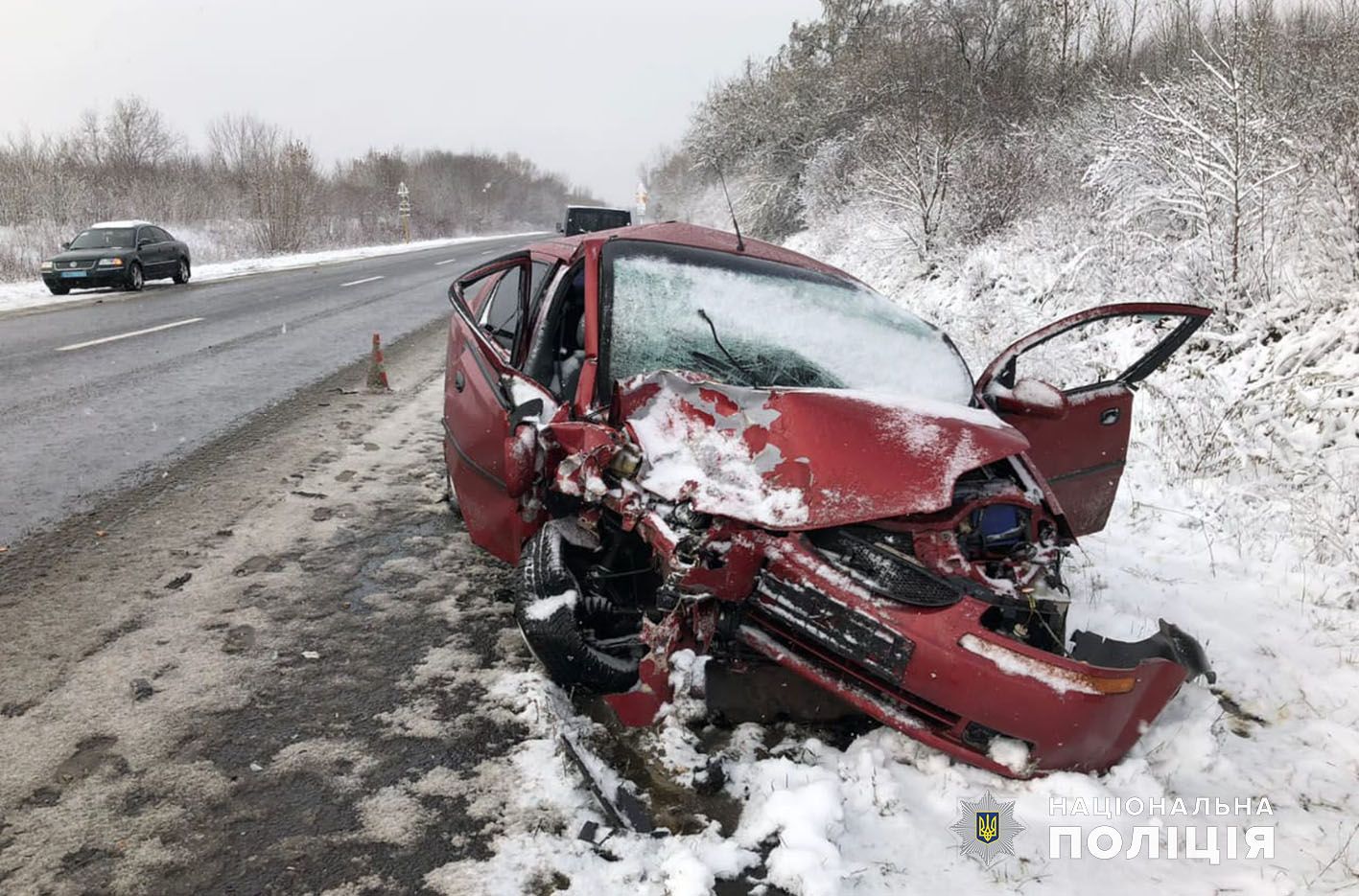 Новини Хмельницького - фото з ДТП на трасі: постраждала 51-річна жінка