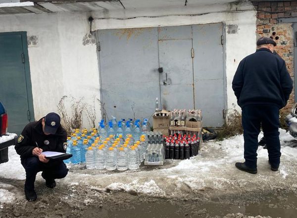 Новини Житомира - фото з У гаражі звягельчанина виявили пів тонни безакцизного алкоголюна понад 56 тисяч гривень