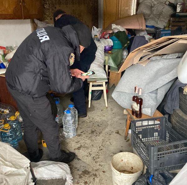 Новини Житомира - фото з У гаражі звягельчанина виявили пів тонни безакцизного алкоголюна понад 56 тисяч гривень