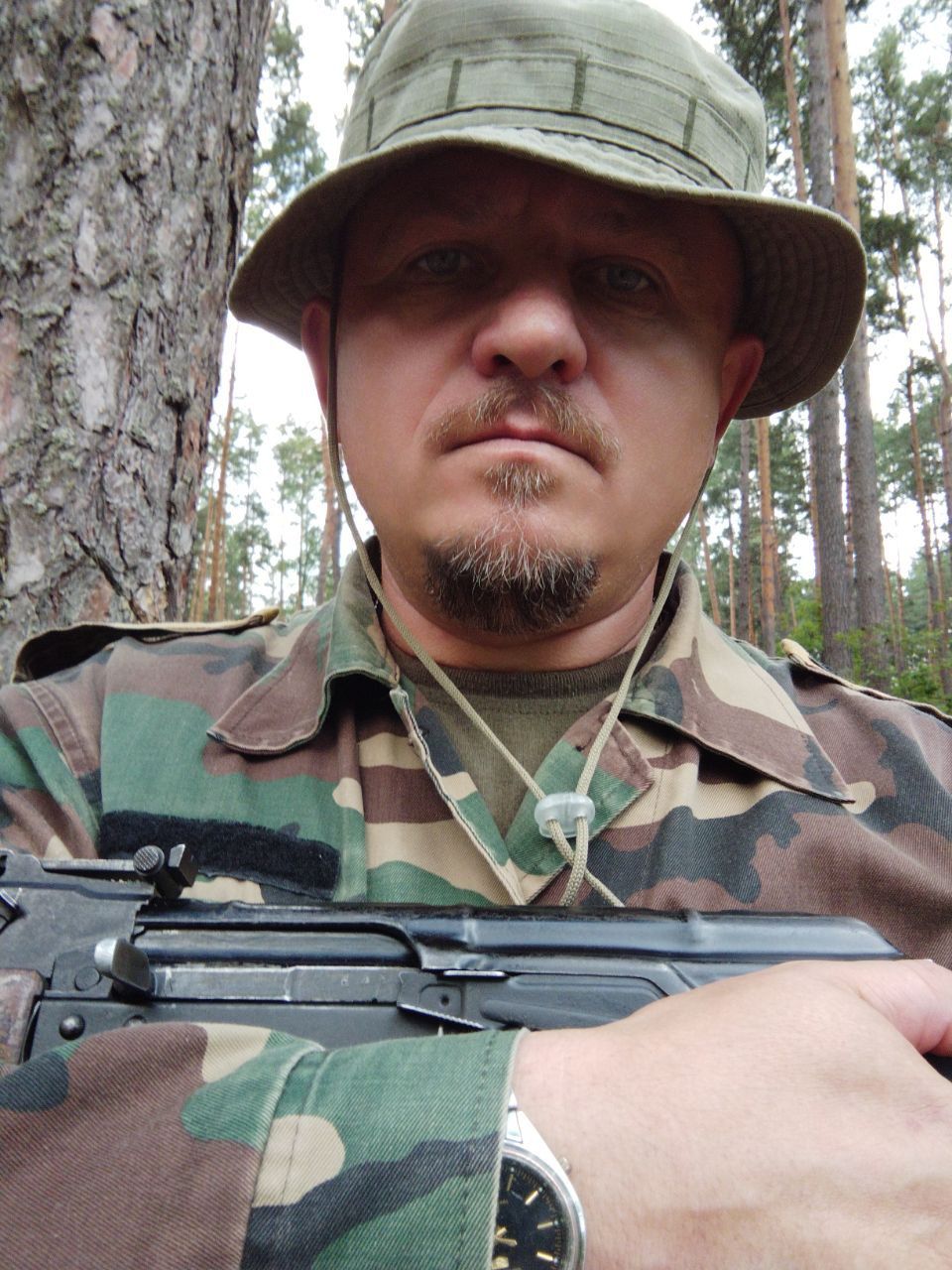 Новини Вінниці - фото з «А ми бандерівці...» Нацгвардієць з Вінниці заспівав у розбомбленій школі і став зіркою ТікТоку