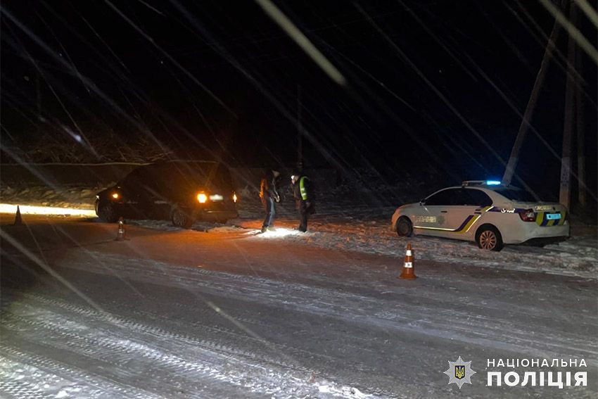 Новини Хмельницького - фото з На Хмельниччині “Volkswagen” наїхав на 19-річного хлопця, який лежав на дорозі