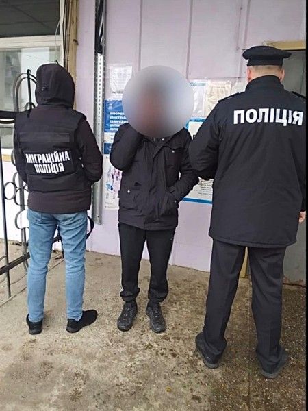 Новини Вінниці - фото з На Вінниччині примусово видворили іноземця за межі території України. Що він зробив?