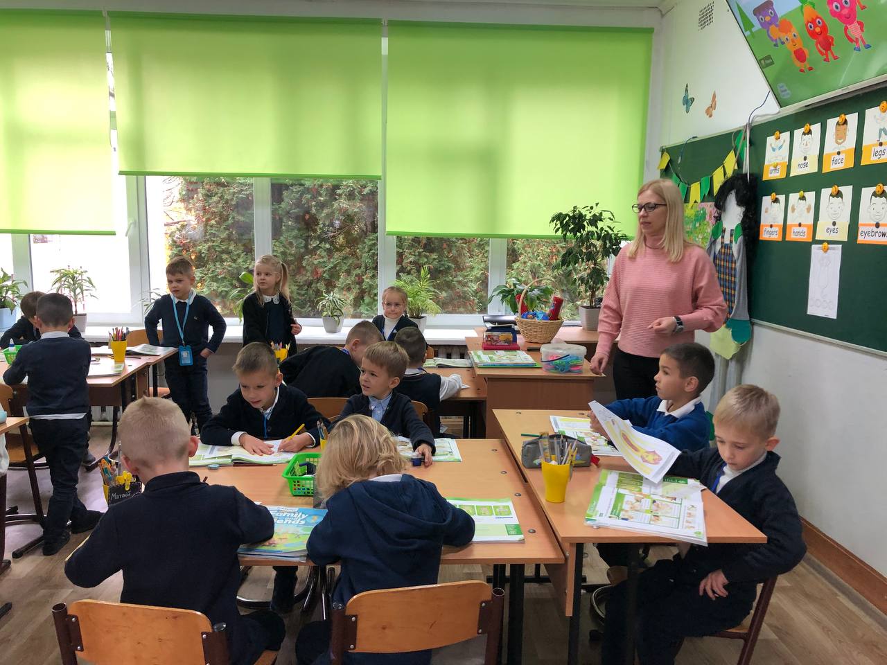 Новини Тернополя - фото з Інколи уроки скорочують або вчаться з ліхтариками: як школи та садочки працюють без світла