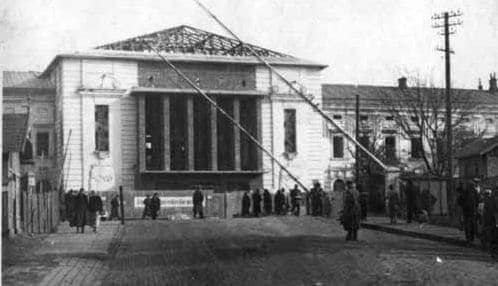 Новини Тернополя - фото з Потрапити на залізничний вокзал тільки через шлагбаум: як гадаєте, для чого встановили?