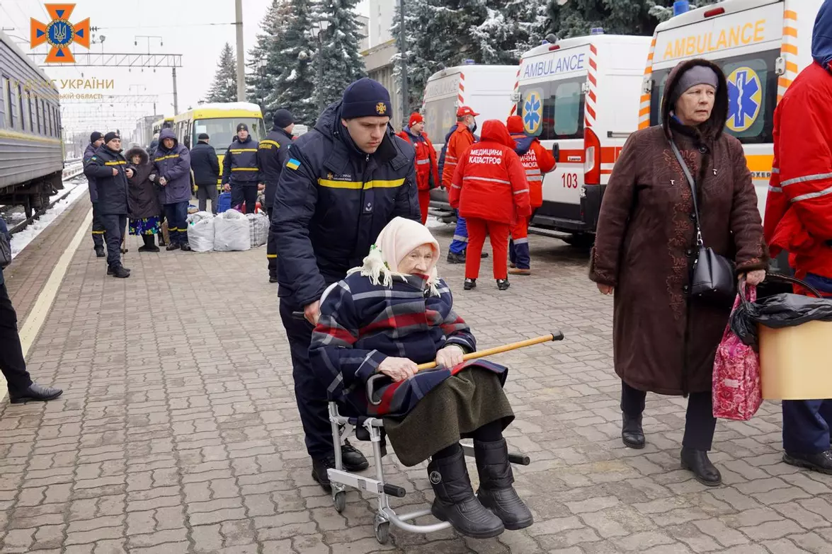 Новини Хмельницького - фото з З Херсона до Хмельницького щоденно курсує евакуаційний потяг (ФОТО)