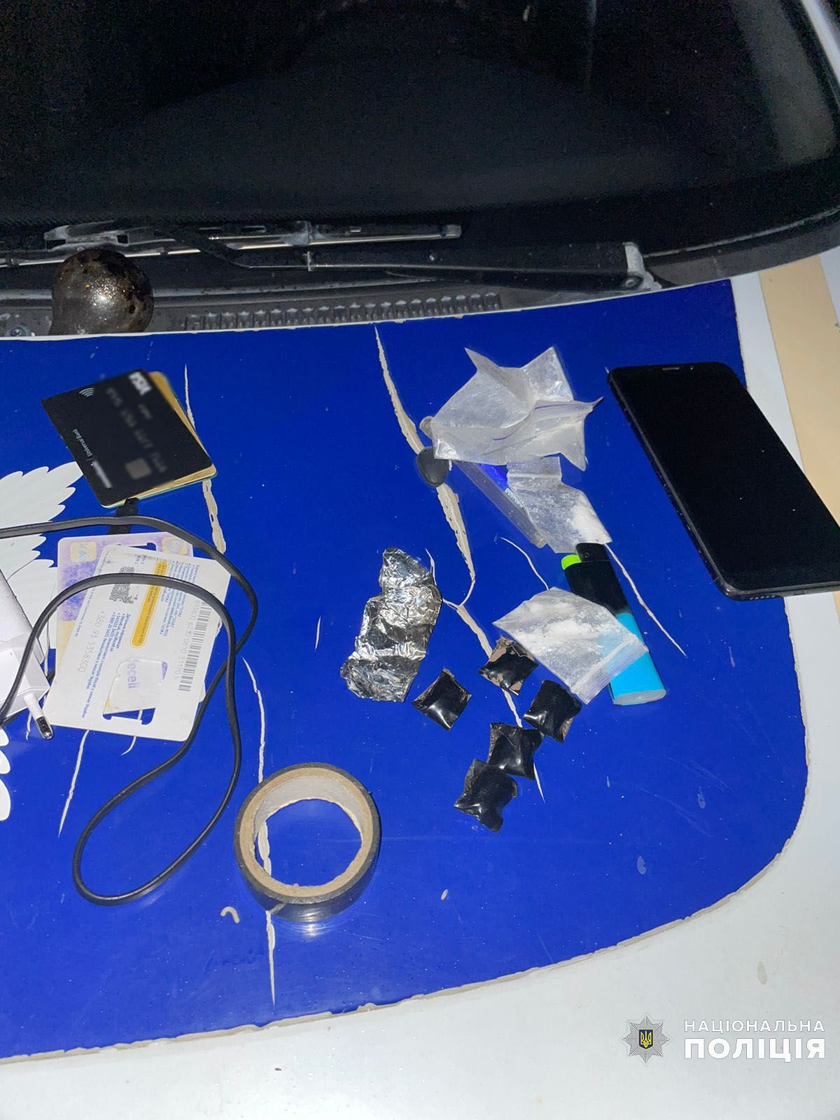 Новини Хмельницького - фото з На кладовищі у Волочиську затримали 24-річного наркоторгівця (ФОТО)