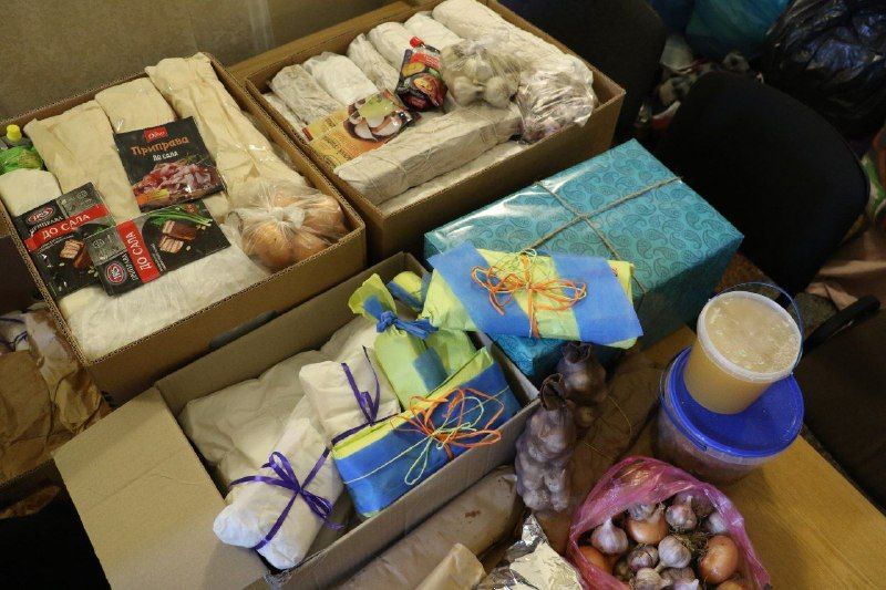 Новини Житомира - фото з «Український снікерс» для ЗСУ! Колектив міської ради підготував подарунки для військових до Дня Збройних Сил України