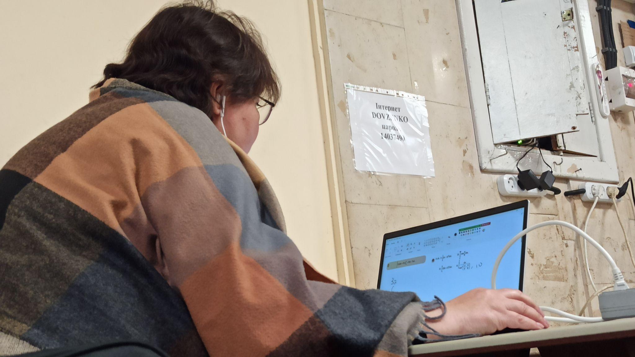 Новини Тернополя - фото з Журналісти «20 хвилин» на собі перевірили, чи комфортно у «пунктах незламності» (ЕКСПЕРИМЕНТ)