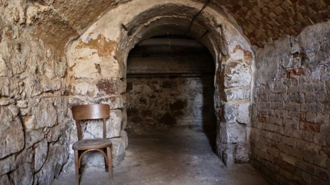 Новини Вінниці - фото з Відключення світла, заклади, які працюють автономно, та інше важливе за 4 грудня у Вінниці «Ви перший журналіст, який там побуває»: як ми спустилися в підземні тунелі лікарні імені Ющенка