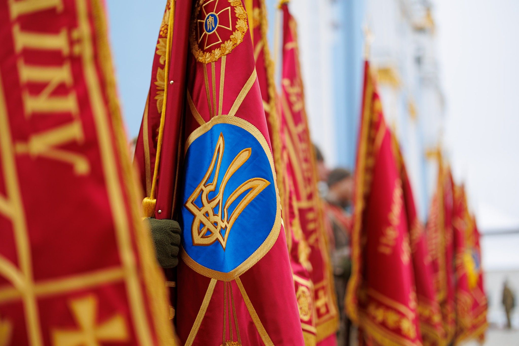 Новини Тернополя - фото з Як символ честі, доблесті та слави: 105 окрема бригада сил ТрО отримала бойовий прапор