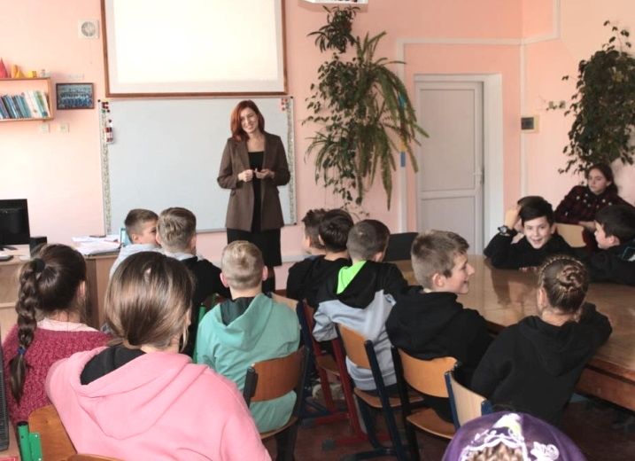 Новини Житомира - фото з Ювенальні прокурори Житомирщини провели зі школярами діалоги про безпеку у соціумі