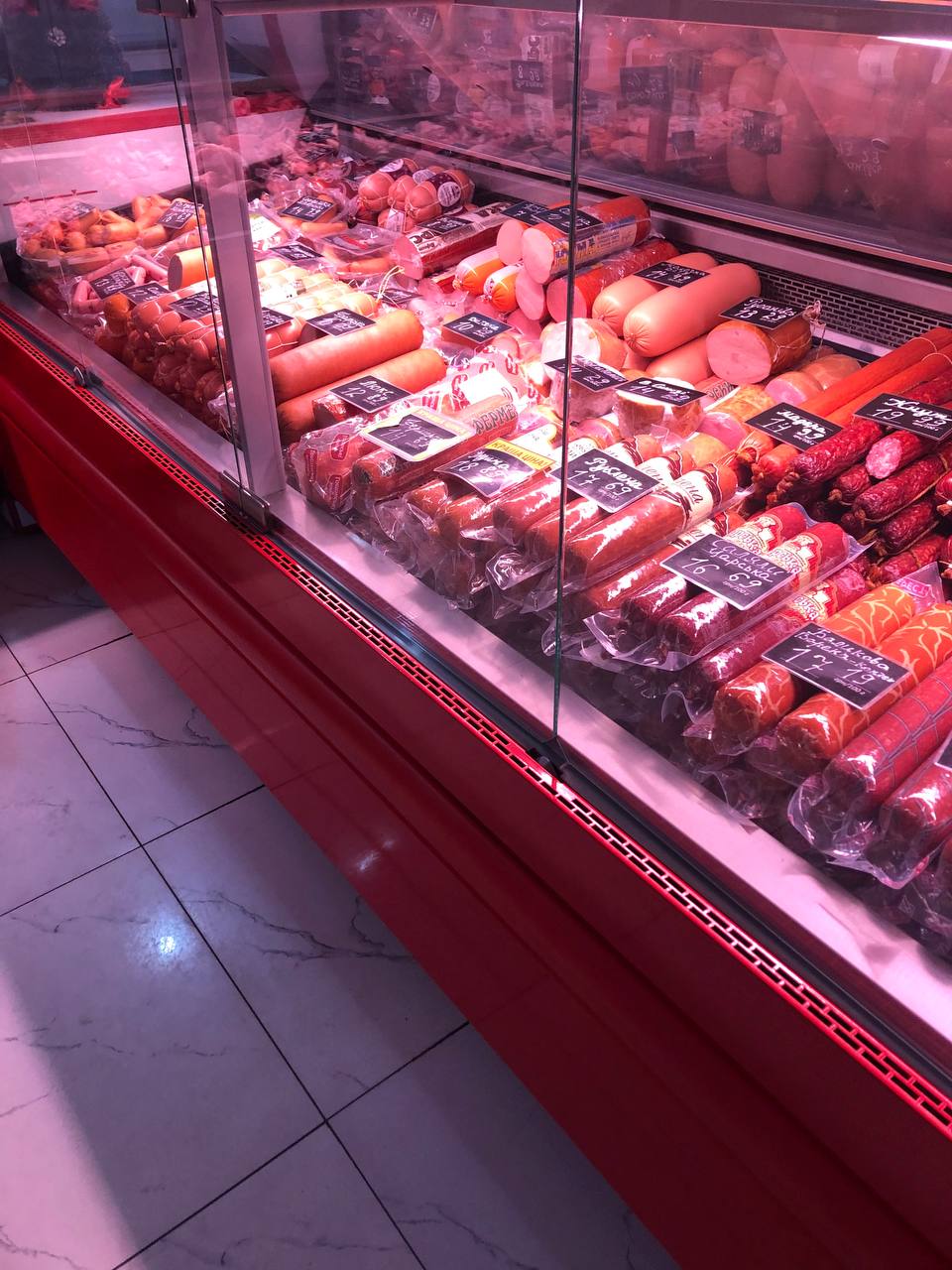 Новини Тернополя - фото з Як у тернопільських магазинах зберігають м'ясо та заморожені продукти, коли нема світла? Ми перевірили