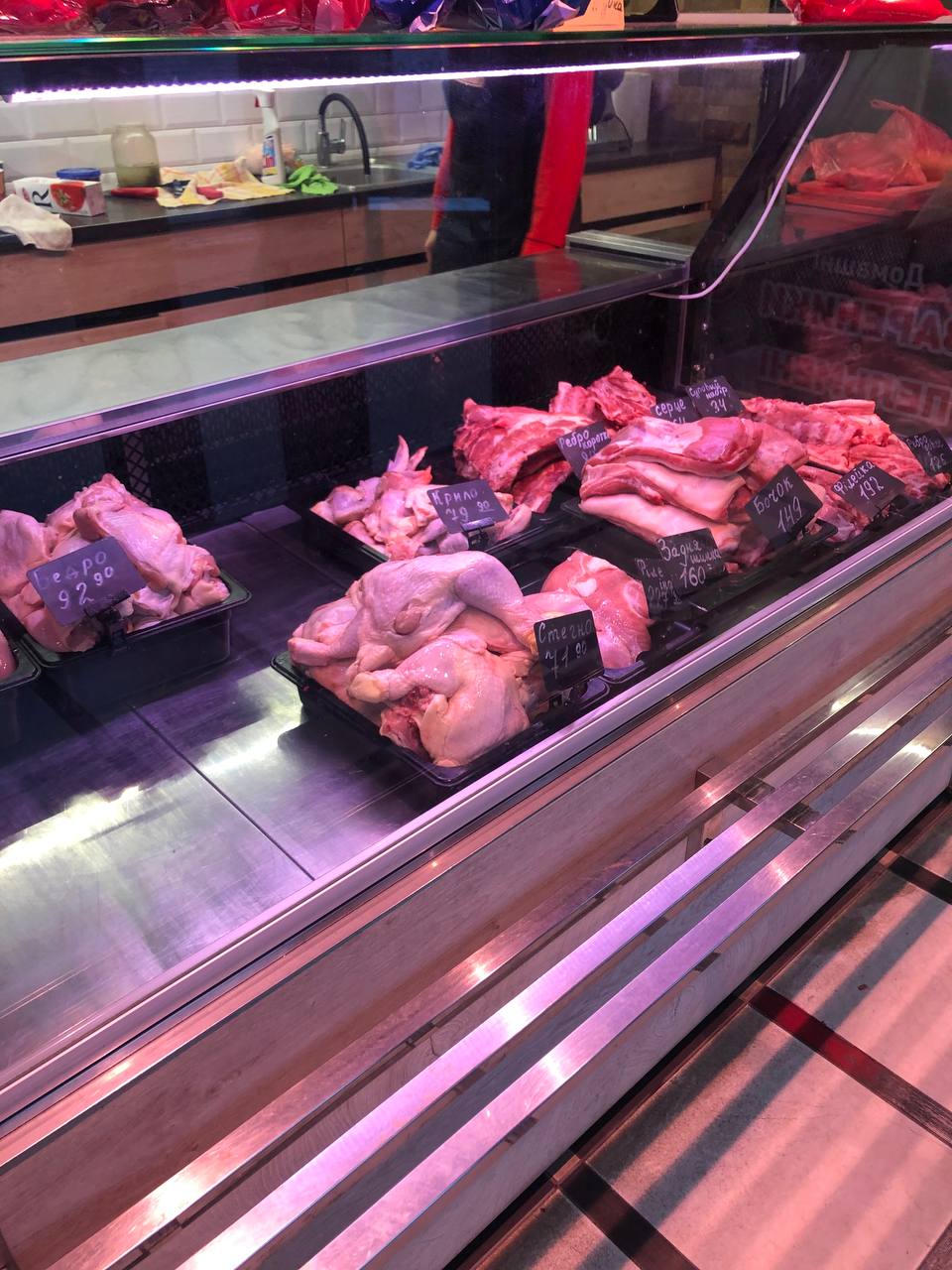 Новини Тернополя - фото з Як у тернопільських магазинах зберігають м'ясо та заморожені продукти, коли нема світла? Ми перевірили