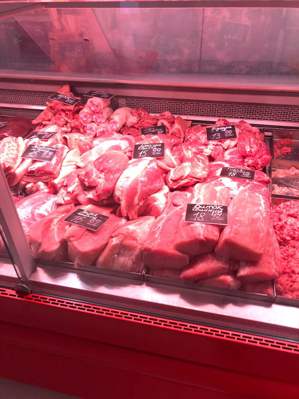 Новини Тернополя - фото з Як у тернопільських магазинах зберігають м'ясо та заморожені продукти, коли нема світла? Ми перевірили