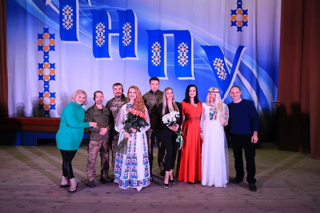 Новини Тернополя - фото з Пісні й танці у вишиванках та однострої: у педагогічному університеті виступив ансамбль ЗСУ (ФОТО)