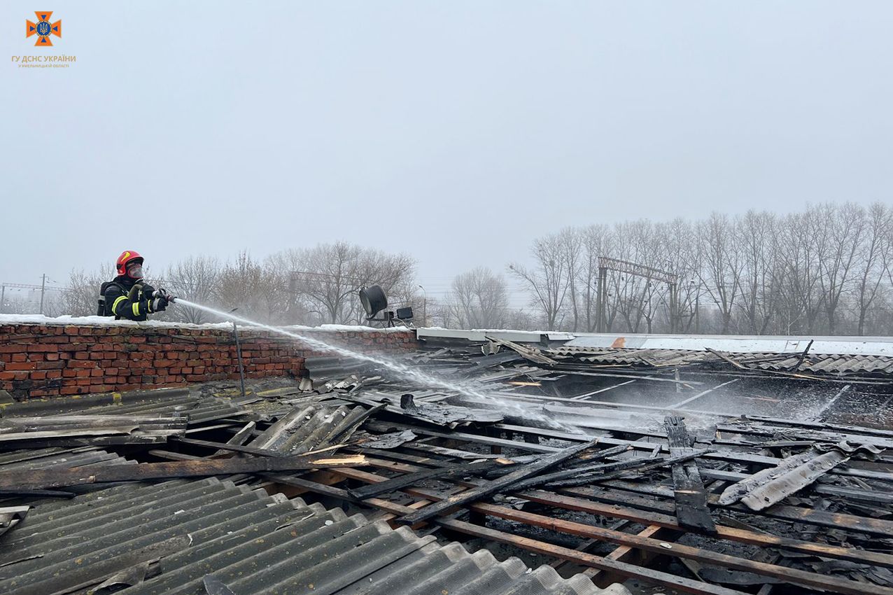 Новини Хмельницького - фото з У Хмельницькому горіло виробниче приміщення