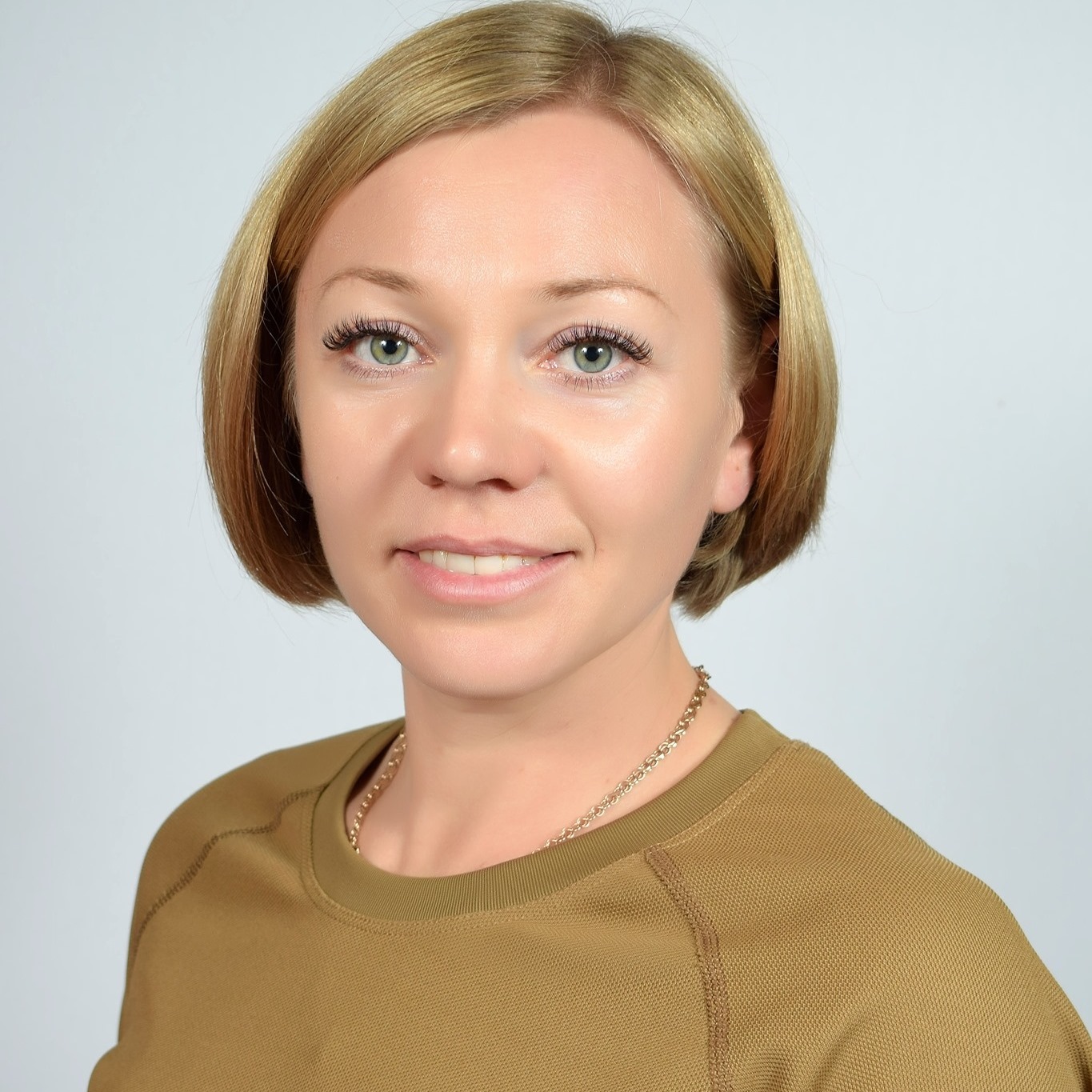 Новини Тернополя - фото з Троє волонтерів з Тернопільщини отримали відзнаку «Золоте серце» від президента України Немає опису світлини.