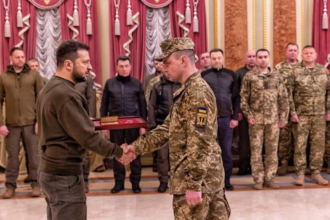 Новини Хмельницького - фото з Зеленський вручив орден «Золота Зірка» Герою України з Хмельниччини