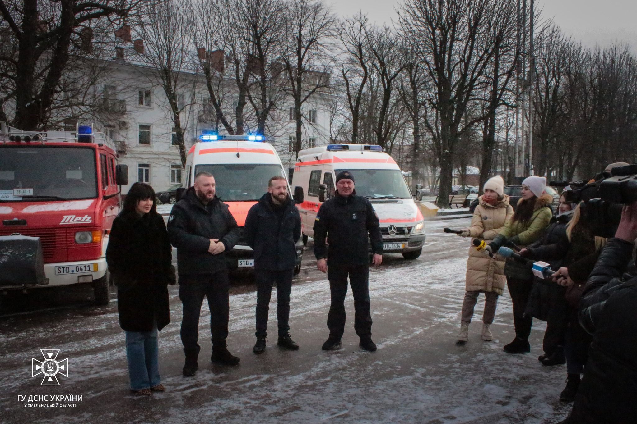 Новини Хмельницького - фото з Хмельниччина отримала 3 пожежних авто та 2 “швидкі” з Німеччини: як вони виглядають (ФОТО, ВІДЕО)