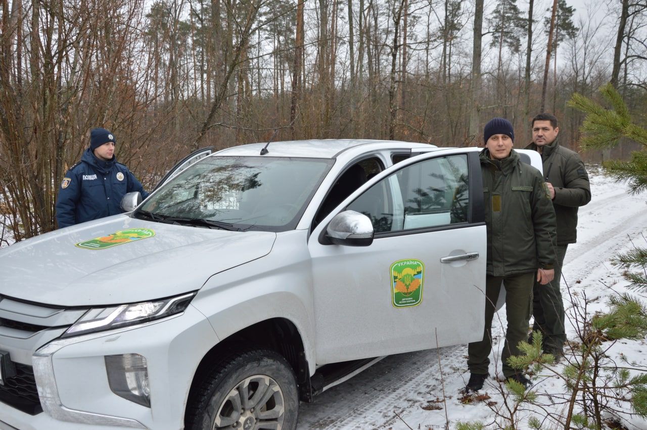 Новини Хмельницького - фото з Штрафи за незаконну вирубку ялинок: скільки доведеться заплатити за браконьєрство