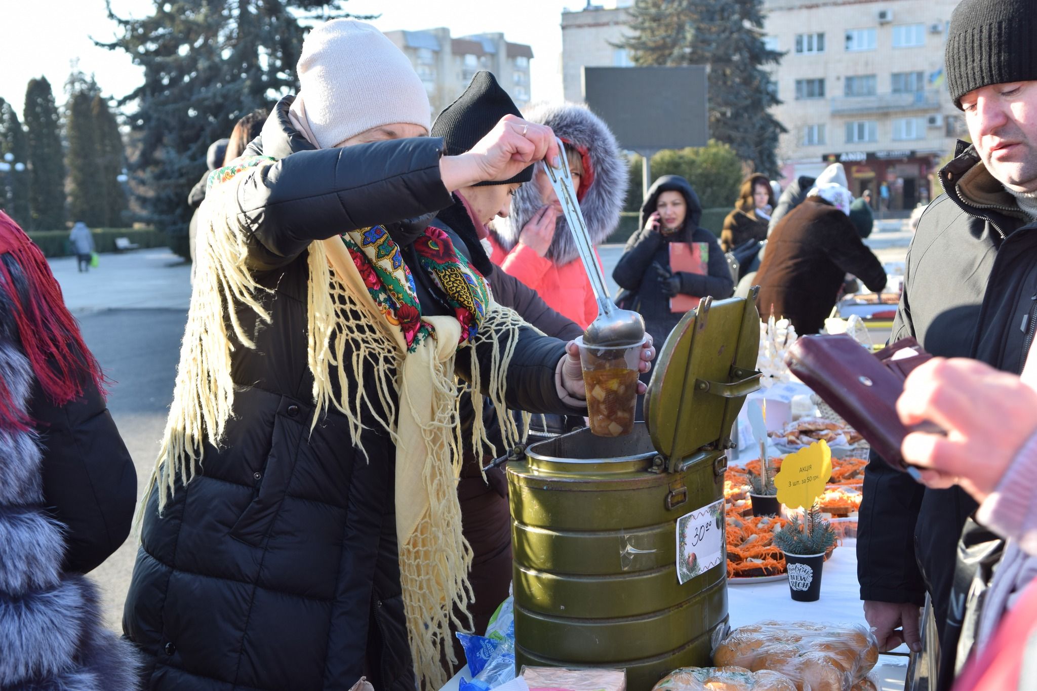 Новини Тернополя - фото з Майже 190 тисяч гривень виручили на благодійному ярмарку у Чорткові