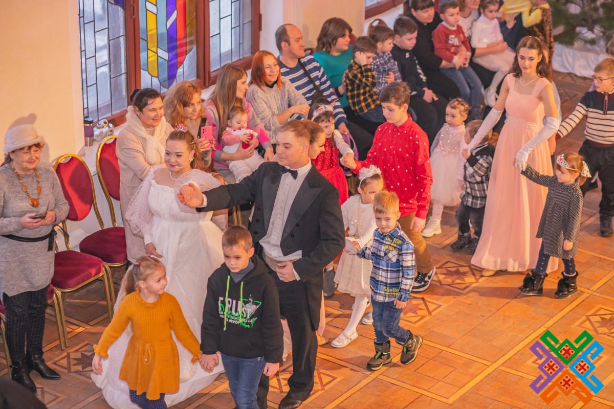 Новини Хмельницького - фото з У Хмельницькому відбувся перший різдвяний бал (ФОТО)