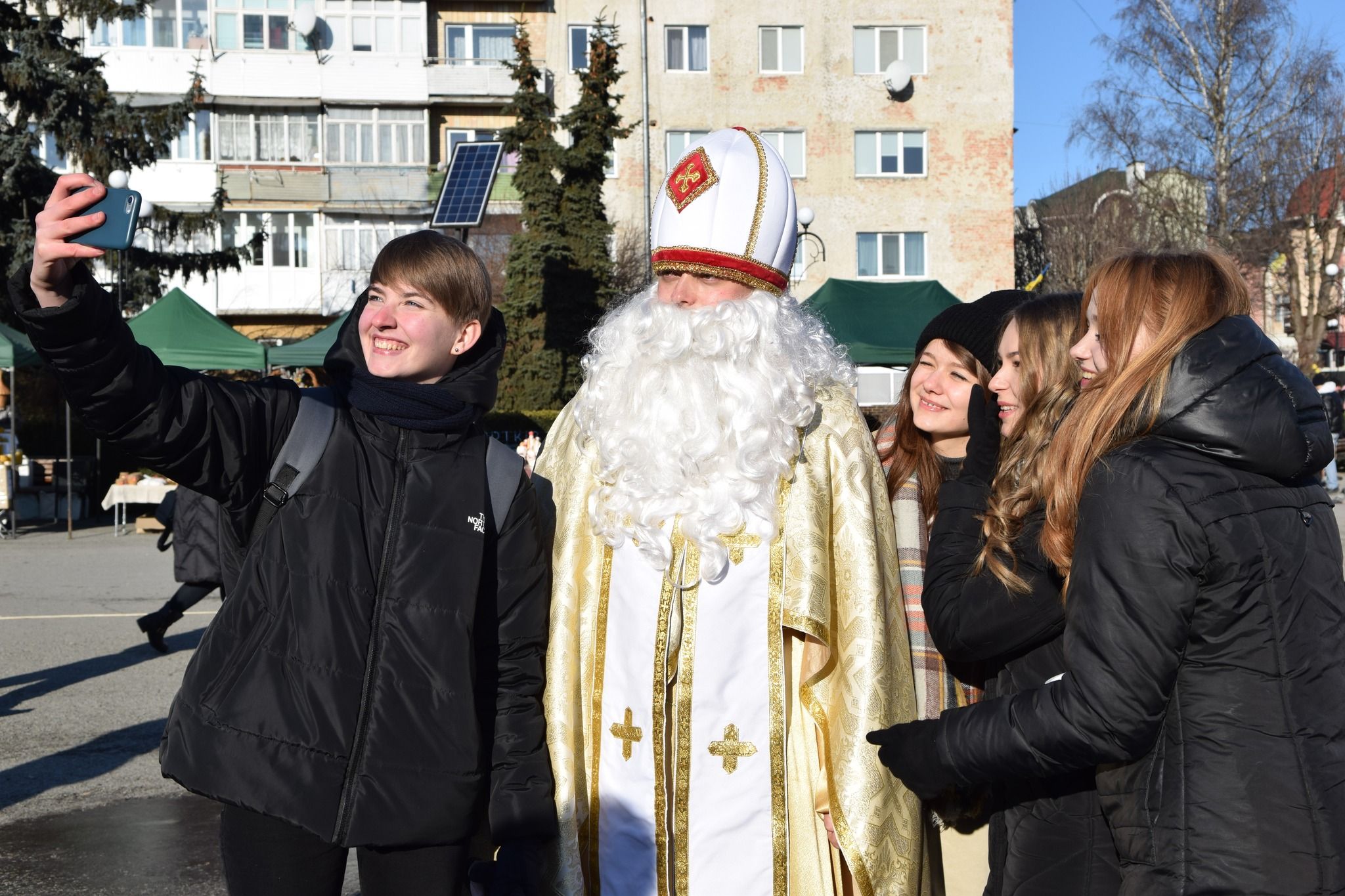 Новини Тернополя - фото з Майже 190 тисяч гривень виручили на благодійному ярмарку у Чорткові