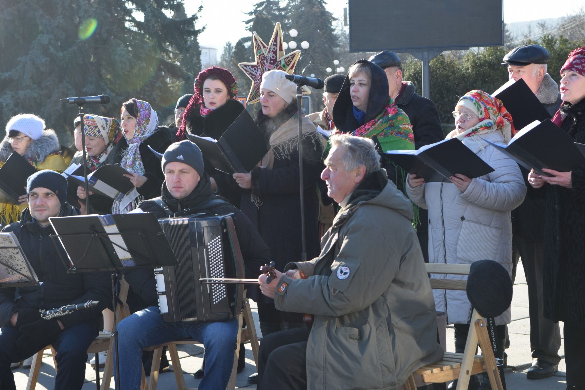 Новини Тернополя - фото з Майже 190 тисяч гривень виручили на благодійному ярмарку у Чорткові