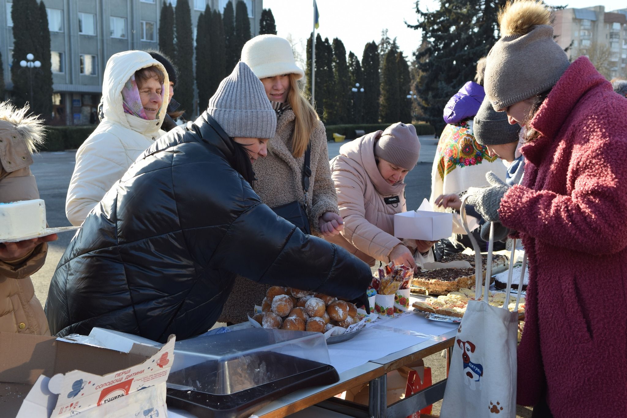 Новини Тернополя - фото з Майже 190 тисяч гривень виручили на благодійному ярмарку у Чорткові