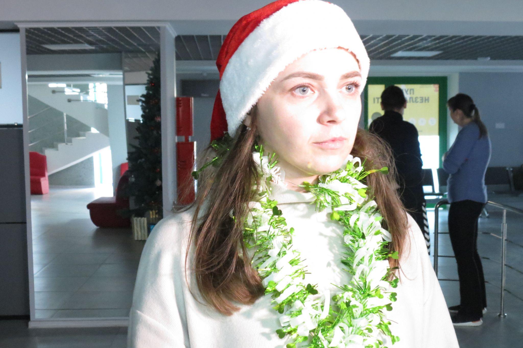 Новини Вінниці - фото з На спортивному святі для вимушених переселенців Святий Миколай пограв у шахи і баскетбол