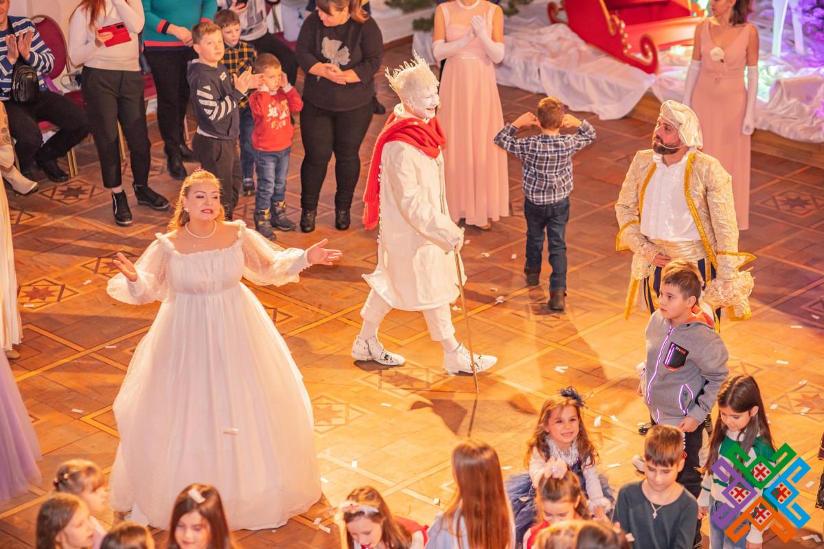 Новини Хмельницького - фото з У Хмельницькому відбувся перший різдвяний бал (ФОТО)