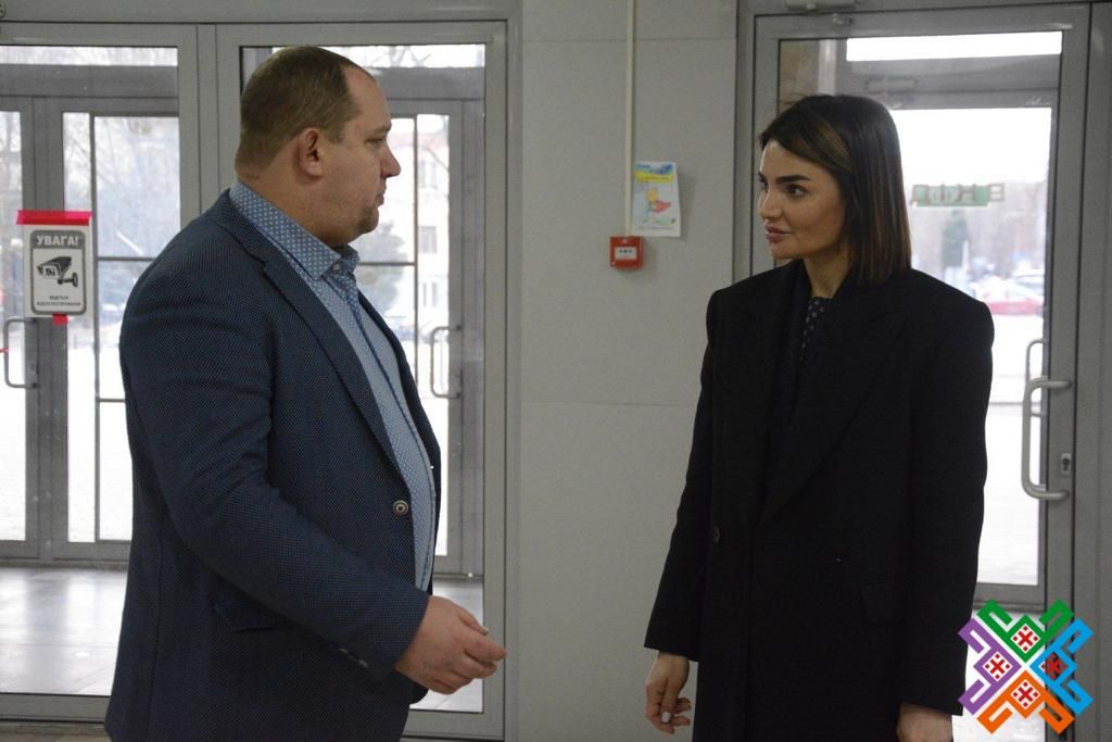 Новини Хмельницького - фото з На Хмельниччині переселенці з Маріуполя отримали тисячу продуктових сертифікатів