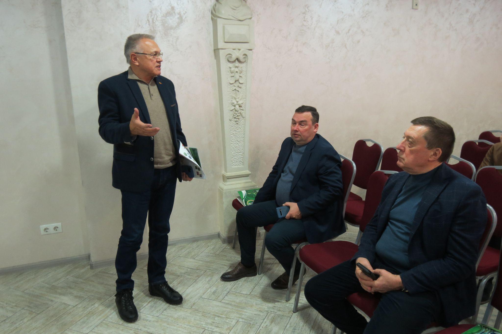 Новини Вінниці - фото з Підсумки року у обласному футболі: нові успішні керівники, а ось молодих арбітрів бракує