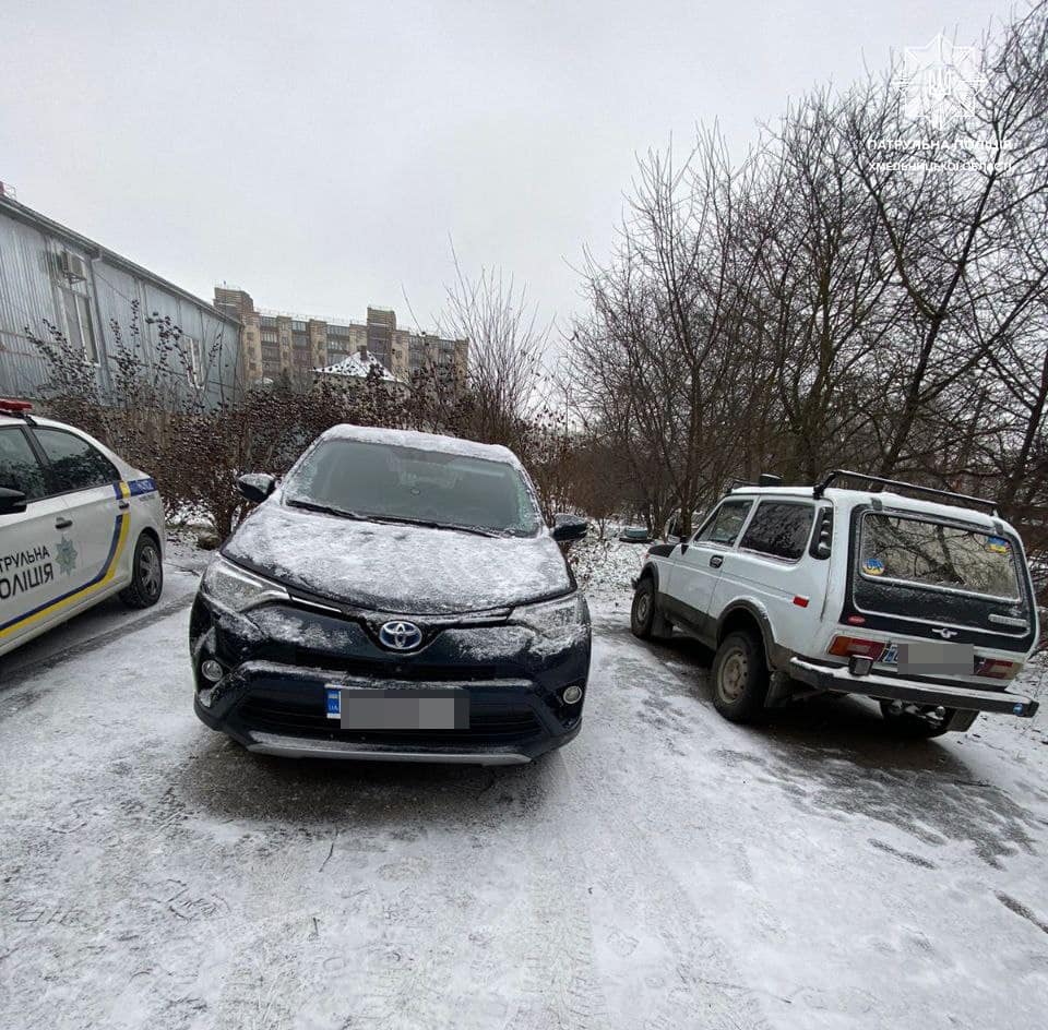 Новини Хмельницького - фото з У Хмельницькому пошкодили дві “Toyota”. Поліцейські шукають свідків аварій
