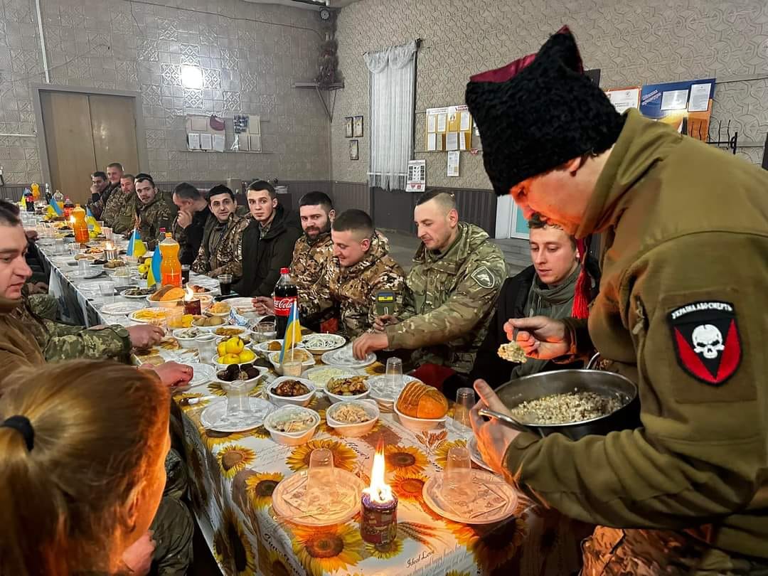 Новини Хмельницького - фото з Кутя та молитва: як хмельницькі захисники зустрічають Різдво на фронті (ФОТО)