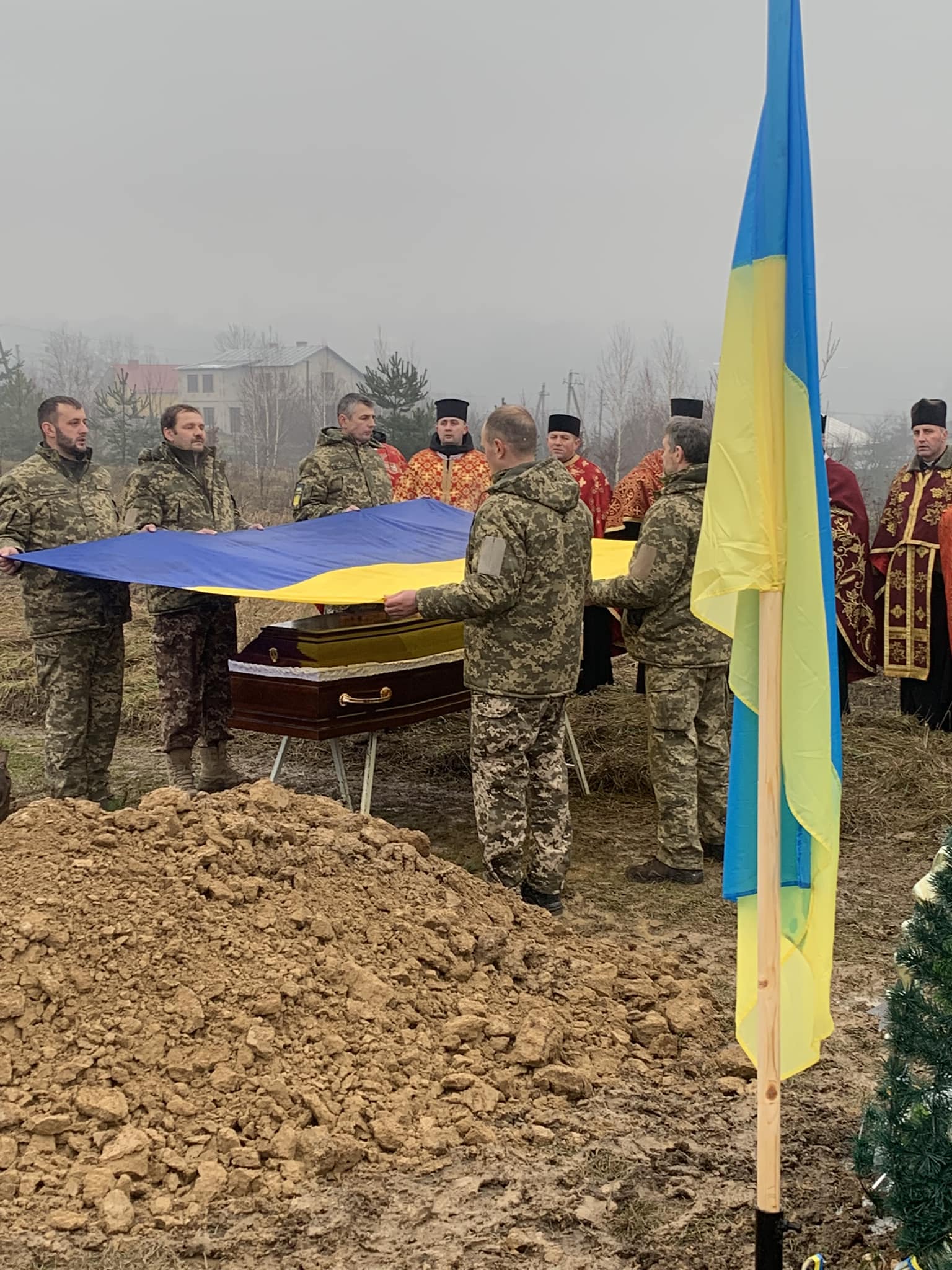 Новини Тернополя - фото з У свої 22 поповнив ряди небесного воїнства: на Теребовлянщині попрощалися з Миколою Шульковським