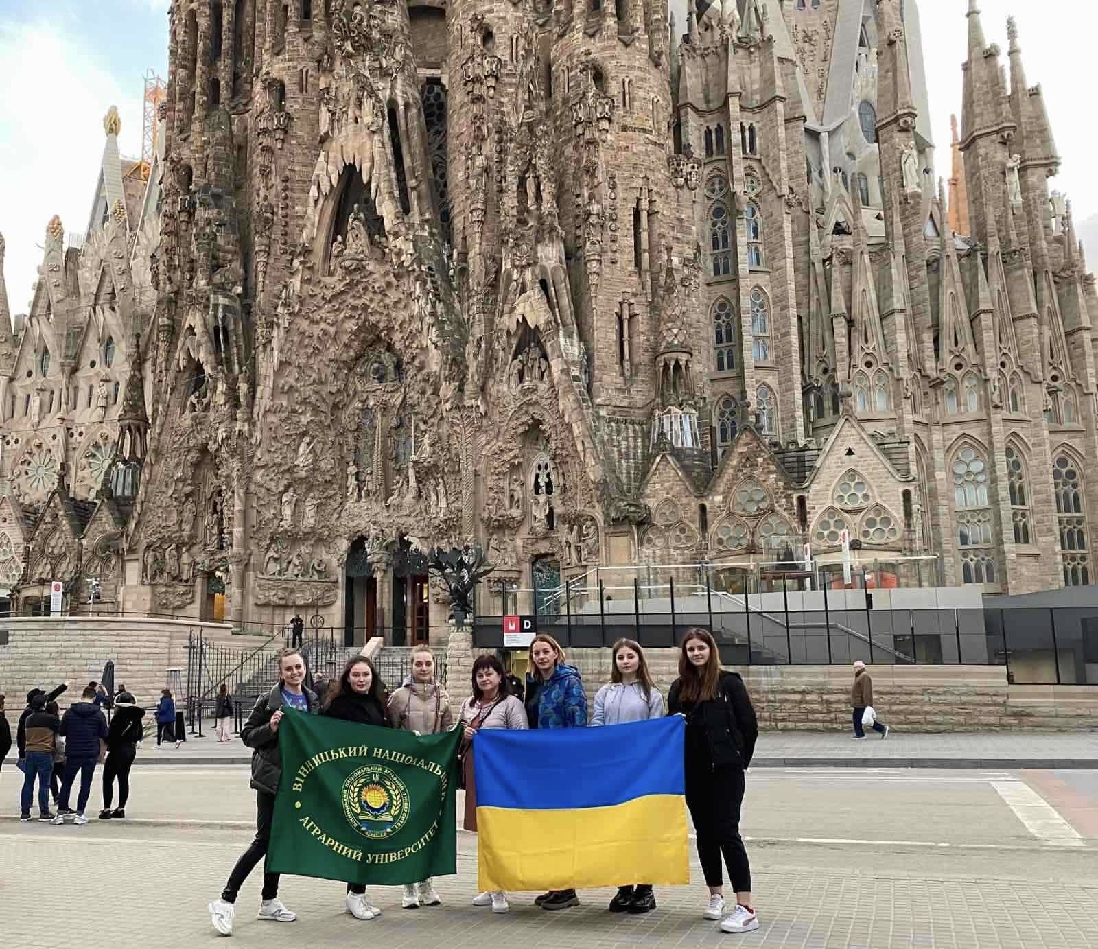 Новини Вінниці - фото з «У Ватикані ми помолилися за мир в Україні». Вінницький аграрний нагороджує зарубіжними поїздками