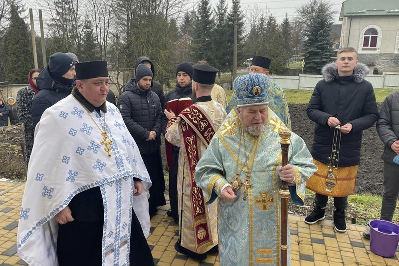 Новини Тернополя - фото з У Буцневі митрополит Василій освятив парафіяльний дім, який має давню історію