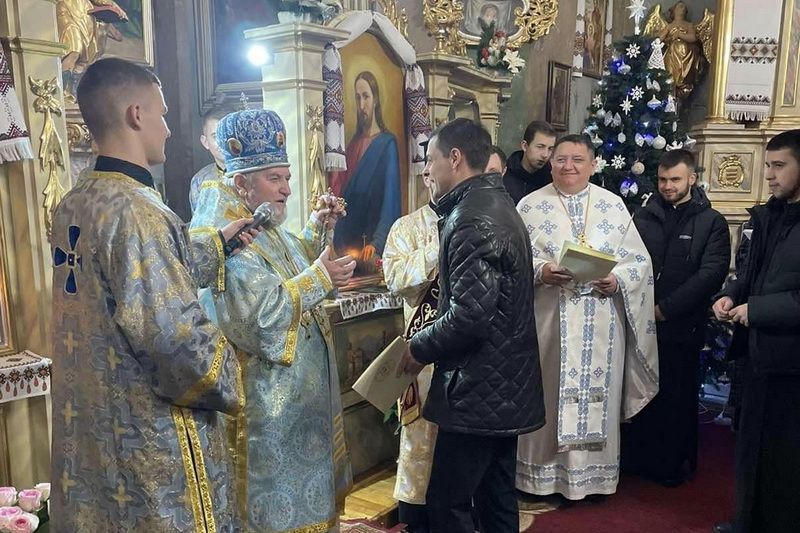 Новини Тернополя - фото з У Буцневі митрополит Василій освятив парафіяльний дім, який має давню історію