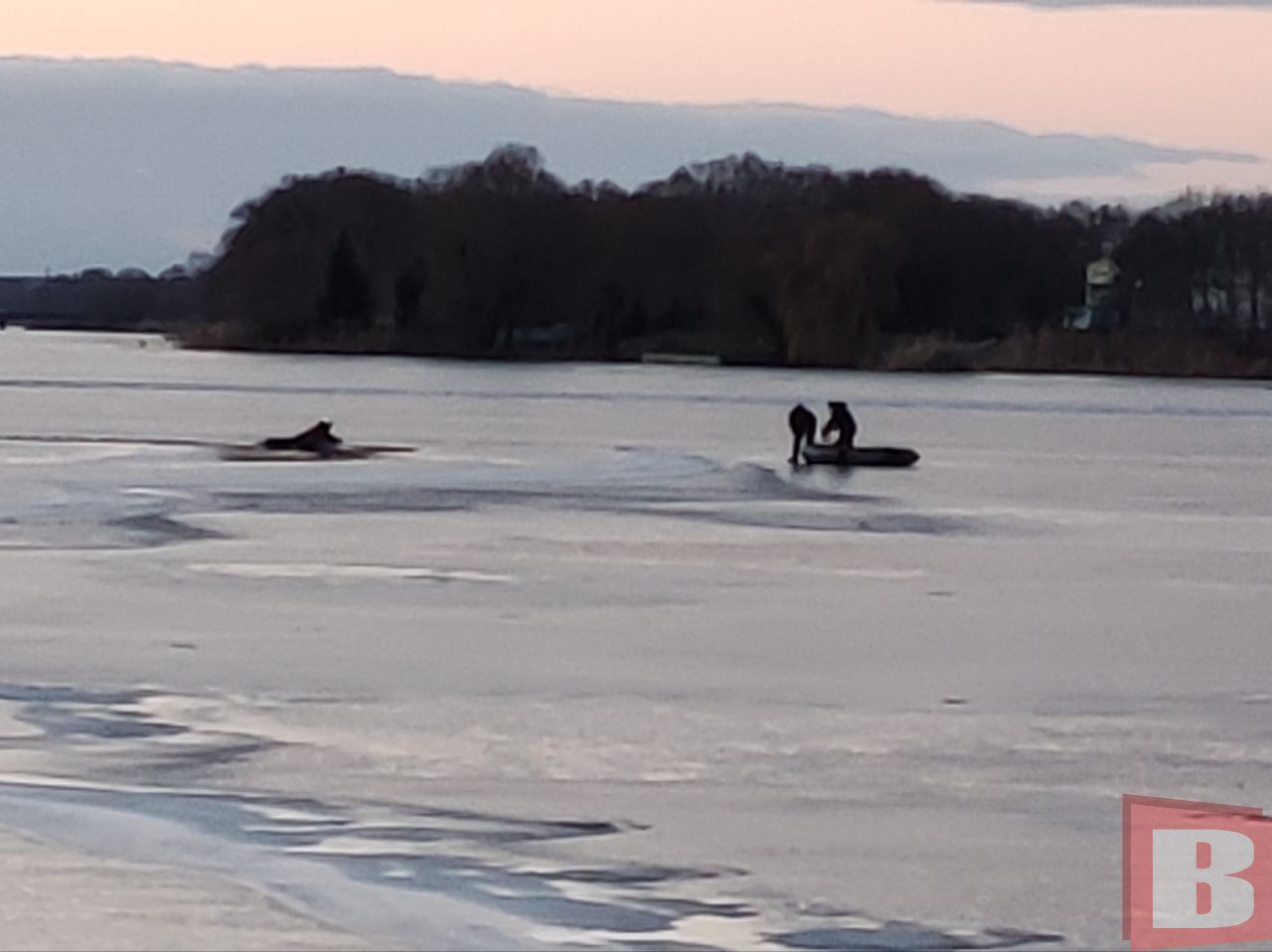 Новини Хмельницького - фото з На Південному Бузі чоловік провалився під лід (ОНОВЛЕНО)