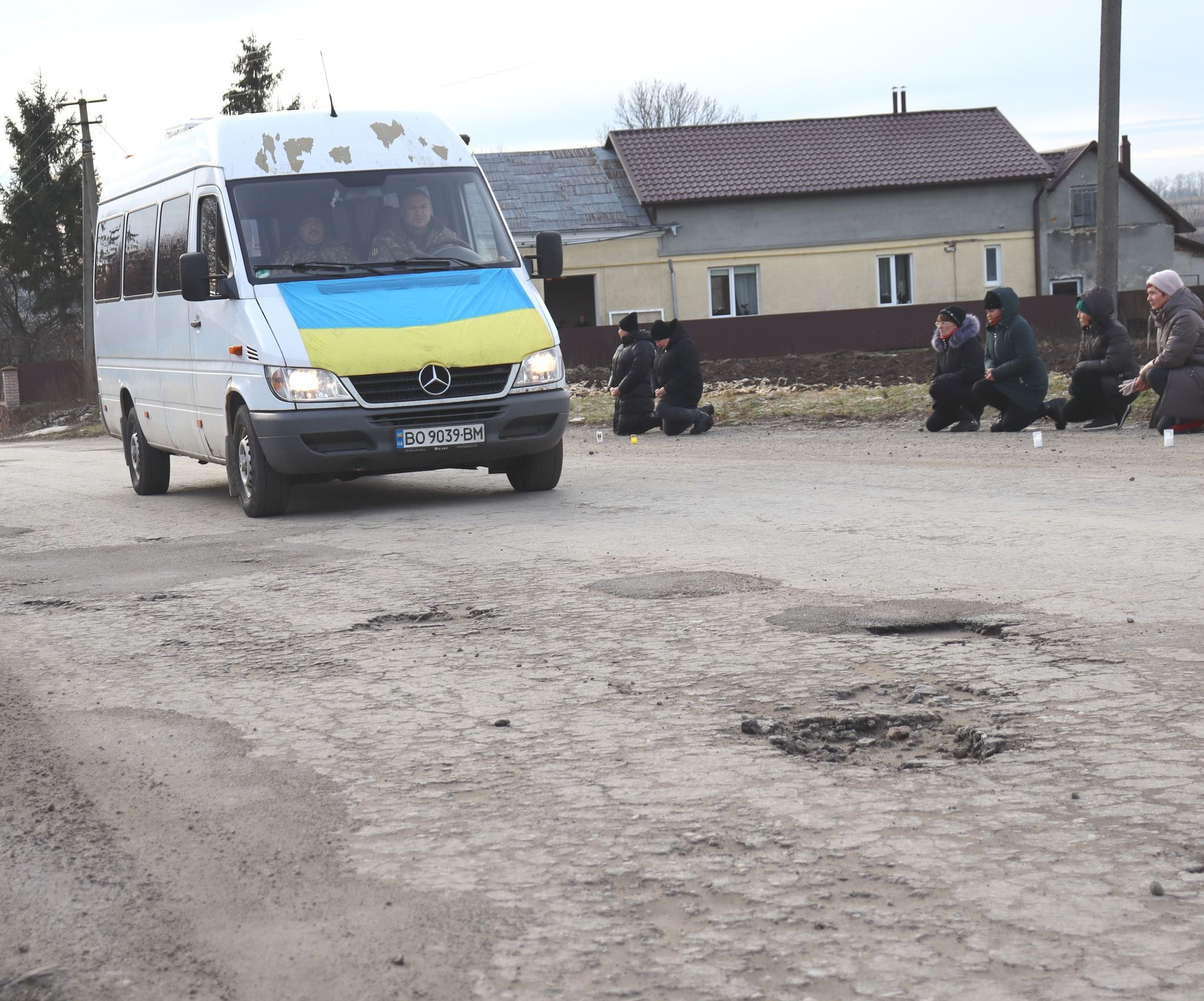 Новини Тернополя - фото з Тернопільщина прощається з загиблим Героєм Олегом Саїком