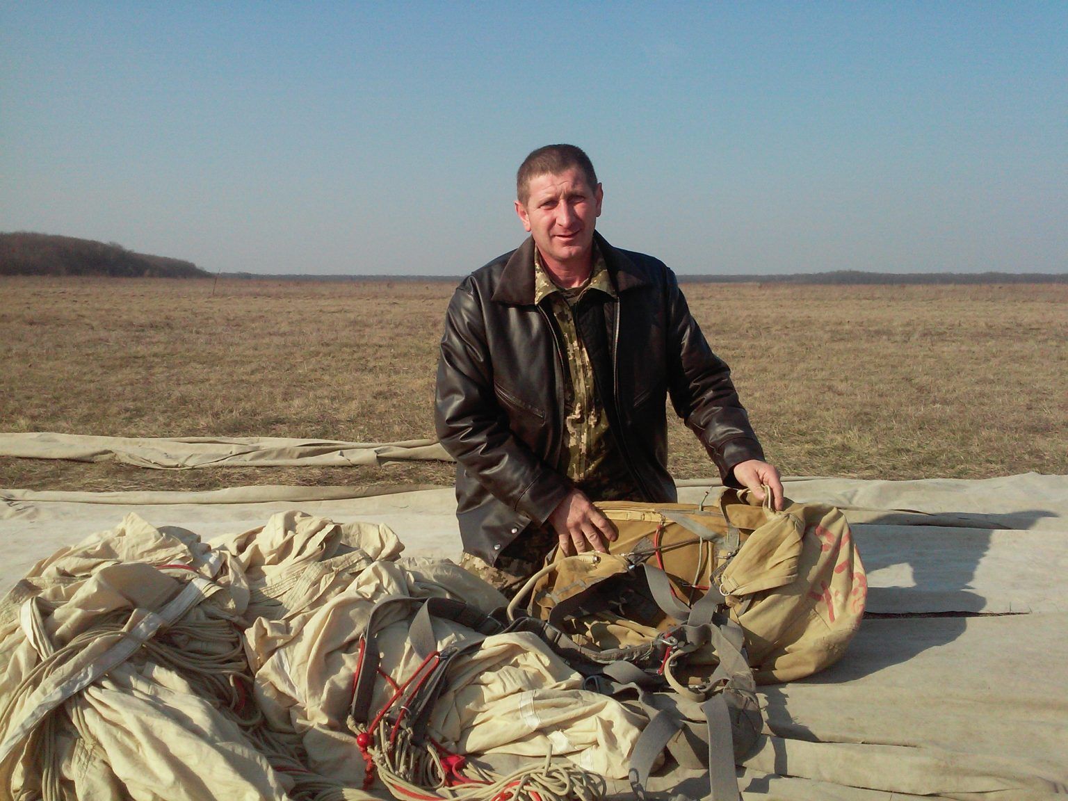 Новини Вінниці - фото з Мі-8 підбили з ПЗРК противника. Розповіді про загиблих вінничан: авіаційного фельдшера і борттехніка