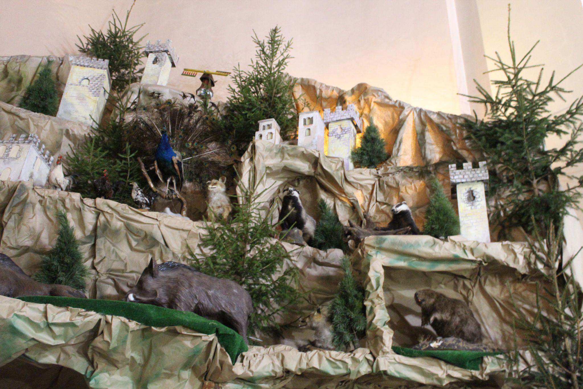 Новини Тернополя - фото з Біблійні персонажі та зруйновані війною будинки. Як виглядає найбільша в Україні Різдвяна шопка?