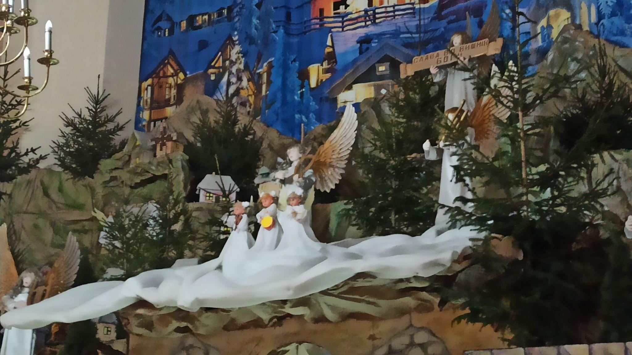 Новини Тернополя - фото з Біблійні персонажі та зруйновані війною будинки. Як виглядає найбільша в Україні Різдвяна шопка?